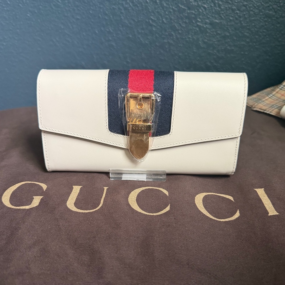 Gucci Sylvie Cream Leather Wallet with Navy and Red Web Stripe